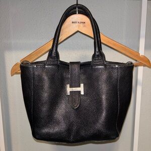 Courage.B Vintage Black Pebbled Leather Iconic Timeless Italian Handbag